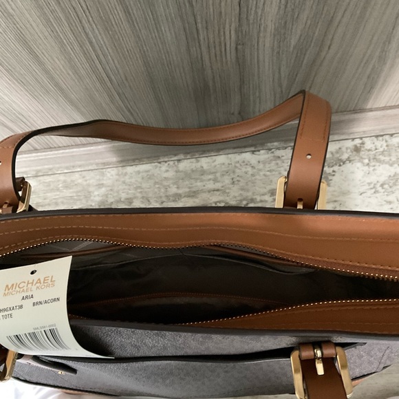 Michael jots - Picture 4 of 4